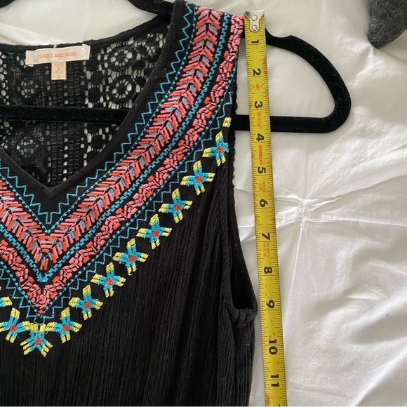 Skies are Blue Maebelle Embroidered black dress. Size Small. - Picture 9 of 10